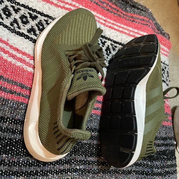 Adidas - Picture 2 of 2